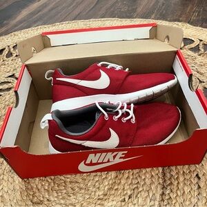 Nike Rosh One GS Size 6Y